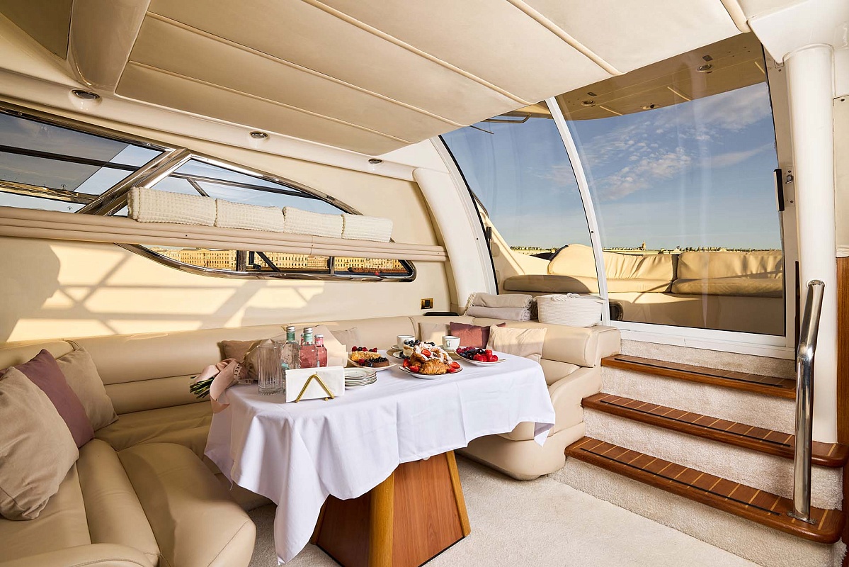 Аренда яхты Sealine F43 Monte Carlo в Питере, Санкт-Петербург